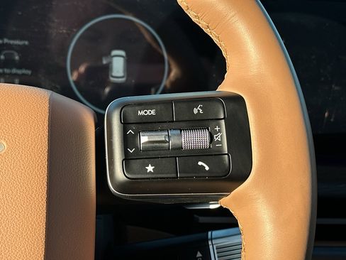 Certified 2025 Hyundai Santa Fe Limited image 16