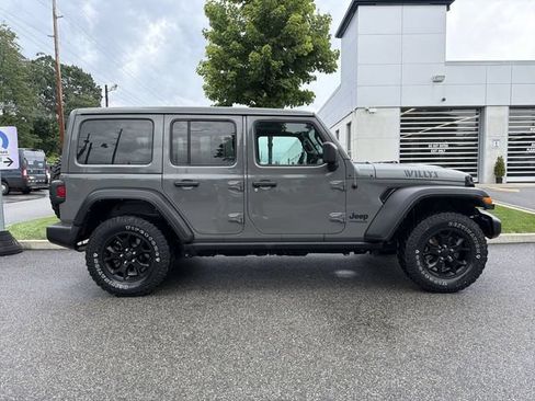 Used 2022 Jeep Wrangler Unlimited Sport AWD/4WD image 9