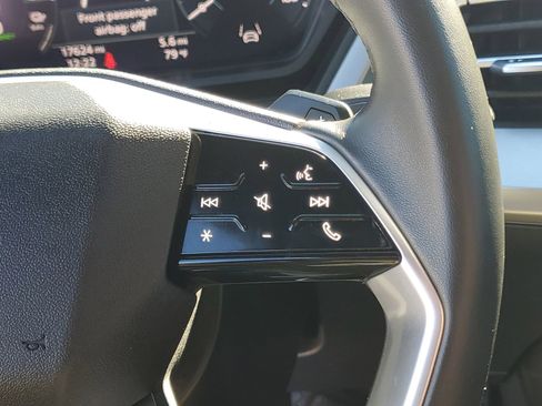 Used 2025 Audi Q4 e-tron Premium image 24