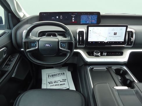 Used 2025 Ford Expedition Platinum AWD/4WD image 12