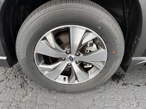 Certified 2025 Subaru Ascent Premium AWD/4WD image 9