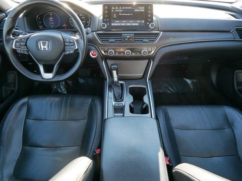 Used 2018 Honda Accord Touring image 14
