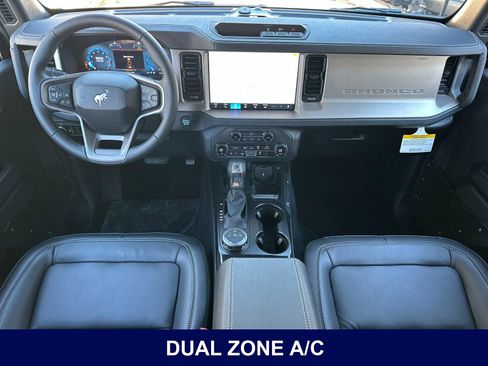 New 2026 Ford Bronco Outer Banks w/ Black Appearance Package AWD/4WD image 15