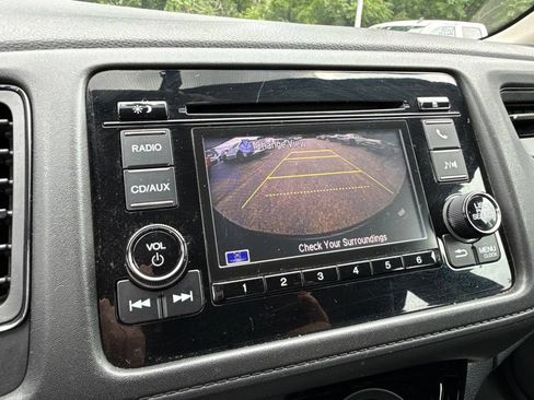 Used 2017 Honda HR-V LX image 29