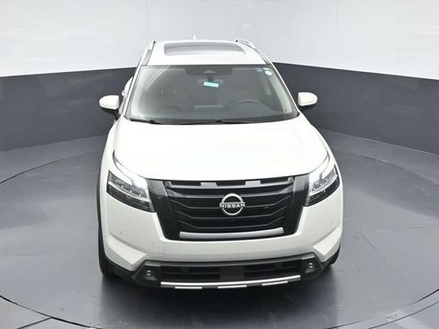 Used 2022 Nissan Pathfinder SL w/ SL Premium Package FWD image 8
