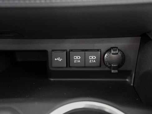 New 2026 Toyota Highlander XLE image 28