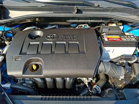 Used 2019 Toyota C-HR XLE FWD image 27