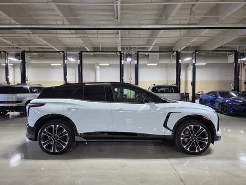 New 2026 Chevrolet Blazer EV SS image 8