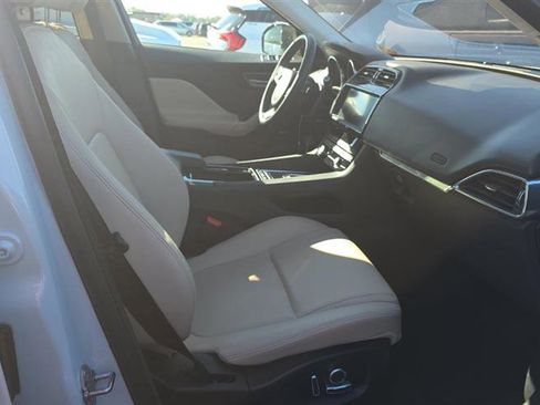 Used 2020 Jaguar F-PACE Premium image 12