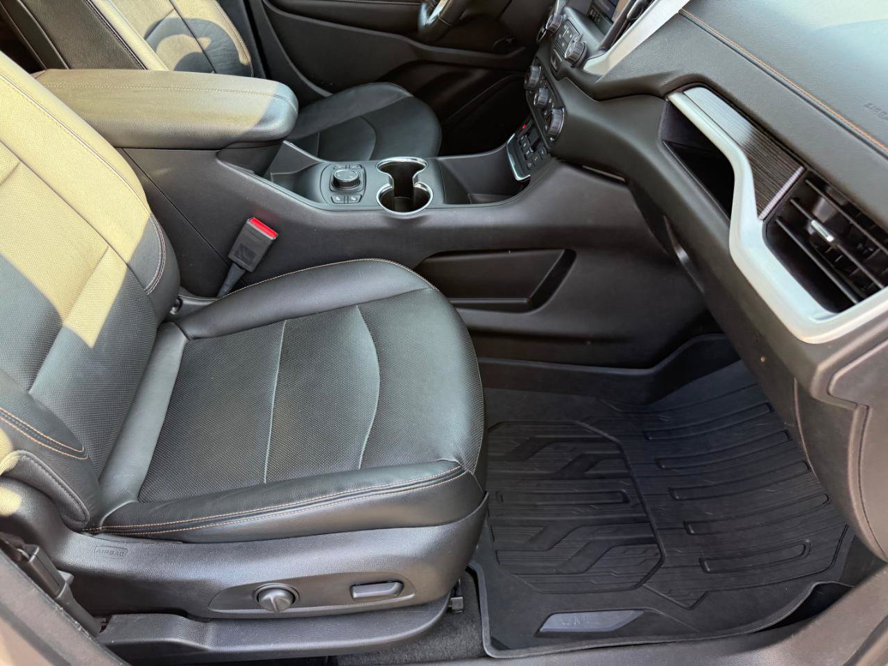 Used 2018 GMC Terrain SLT w/ Preferred Package AWD/4WD image 18
