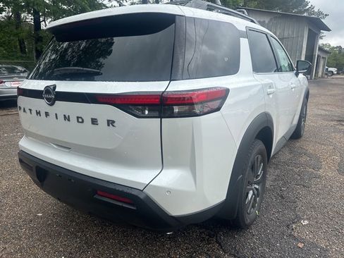 New 2026 Nissan Pathfinder SV w/ Cargo Package FWD image 3