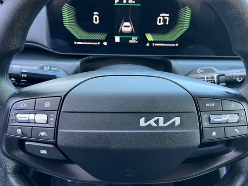 Used 2025 Kia K4 LXS image 26