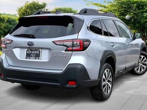 Certified 2025 Subaru Outback Premium image 6