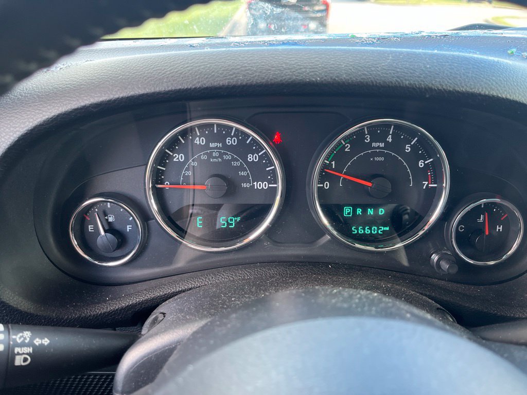 Used 2018 Jeep Wrangler Unlimited Sahara AWD/4WD image 7