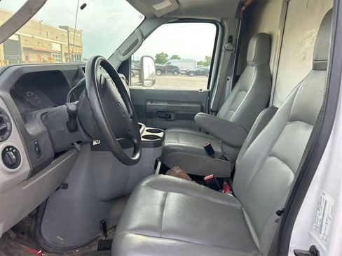 Used 2018 Ford E-350 and Econoline 350 Super Duty w/ Power Windows & Locks Group image 6