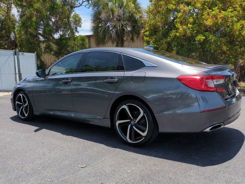 Used 2018 Honda Accord Sport image 6