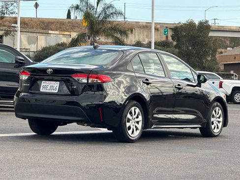 Used 2025 Toyota Corolla LE FWD image 5