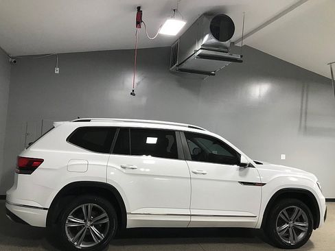 Used 2019 Volkswagen Atlas SE FWD image 2