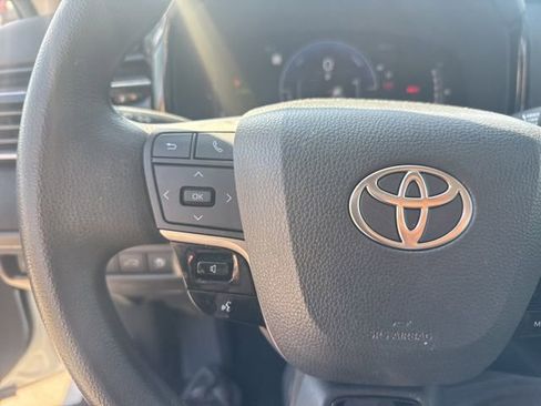 Used 2025 Toyota Camry LE image 13