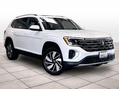 Certified 2026 Volkswagen Atlas SEL AWD/4WD image 3