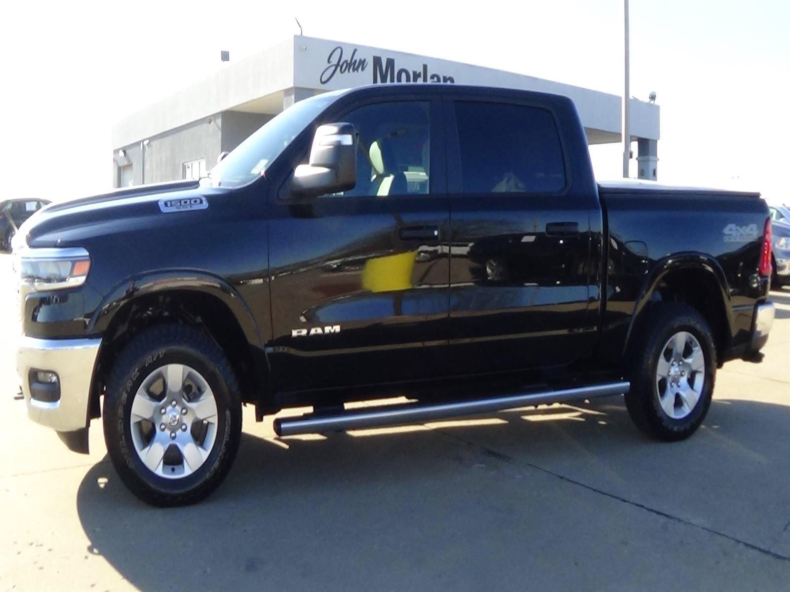 Used 2025 RAM 1500 Big Horn AWD/4WD image 1