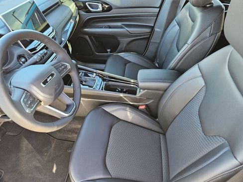 New 2026 Jeep Compass Latitude image 15