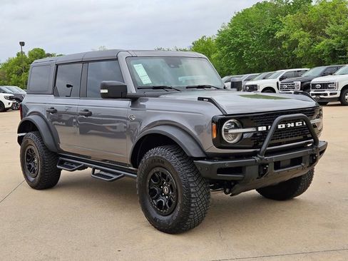 Used 2022 Ford Bronco Wildtrak image 3