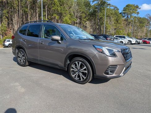 Used 2023 Subaru Forester Limited image 2