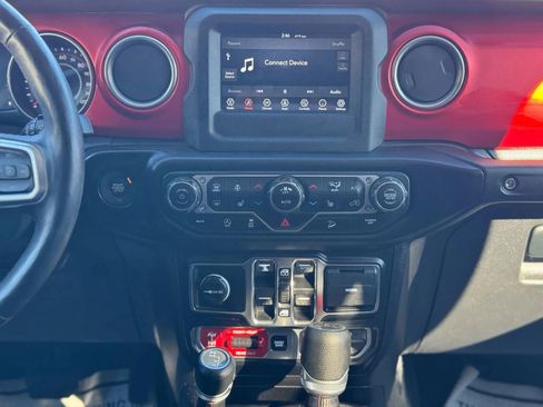 Used 2019 Jeep Wrangler Unlimited Rubicon w/ Cold Weather Group AWD/4WD image 27