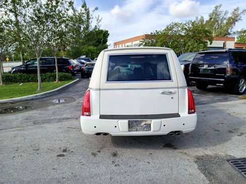 Used 2011 Cadillac DTS Limousine FWD image 3