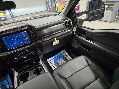 Used 2023 Ford F350 Lariat image 44