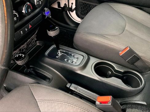 Used 2018 Jeep Wrangler Unlimited Sport S image 16