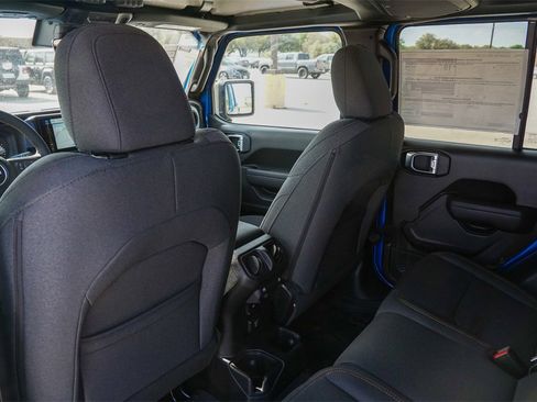 New 2024 Jeep Gladiator Sport image 28