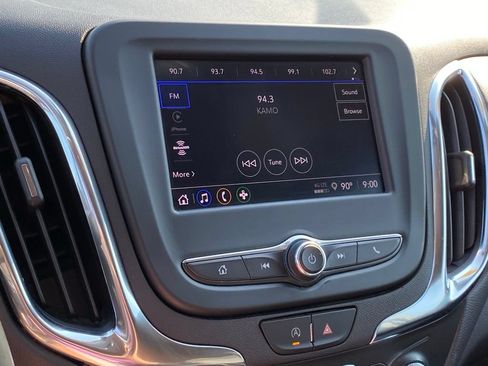 Used 2023 Chevrolet Equinox LT FWD image 16