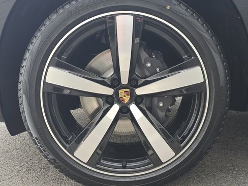 New 2026 Porsche Macan AWD/4WD image 27