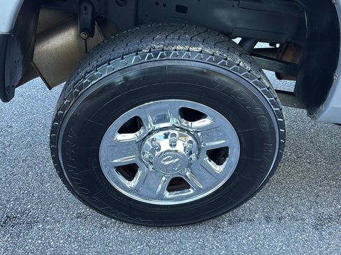 Used 2018 RAM 2500 Tradesman w/ Chrome Appearance Group image 32