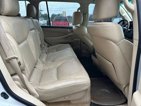 Used 2013 Lexus LX 570 4WD image 6