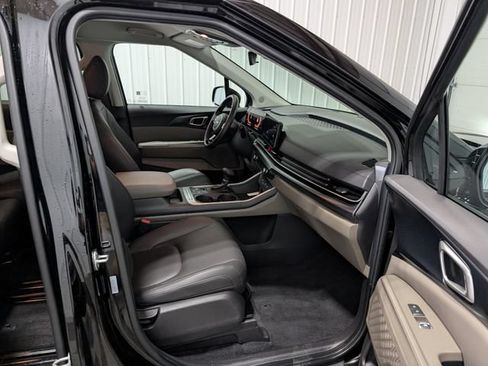 Used 2026 Kia Carnival FWD image 27