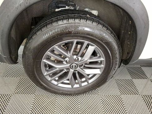 Used 2024 Nissan Rogue S AWD/4WD image 26