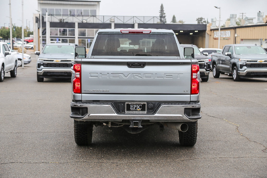 Used 2025 Chevrolet Silverado 2500 LT w/ Convenience Package AWD/4WD image 3
