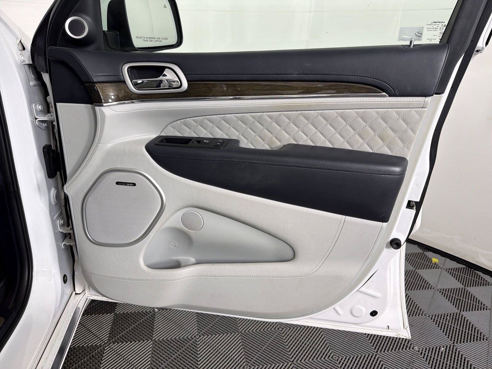 Used 2019 Jeep Grand Cherokee Summit AWD/4WD image 12