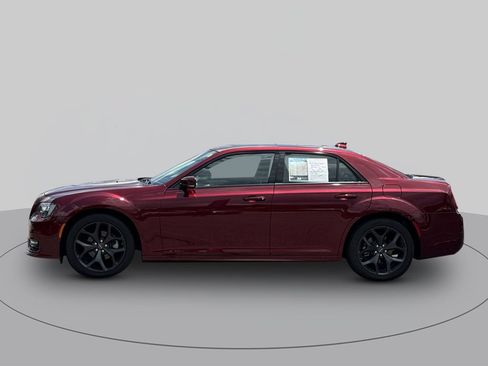 Used 2023 Chrysler 300 Touring L w/ Popular Equipment Group RWD image 6