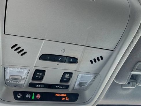 Used 2022 GMC Terrain SLT w/ Infotainment Package II FWD image 20