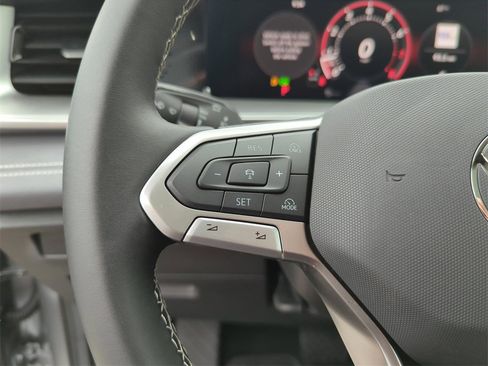 New 2026 Volkswagen Tiguan SE image 26