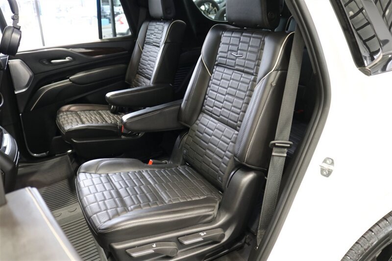 Used 2024 Cadillac Escalade Sport Platinum w/ LPO, ONYX Package AWD/4WD image 20