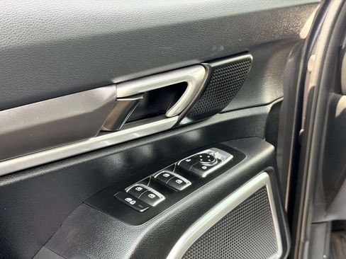 Used 2023 Kia Telluride LX AWD/4WD image 13