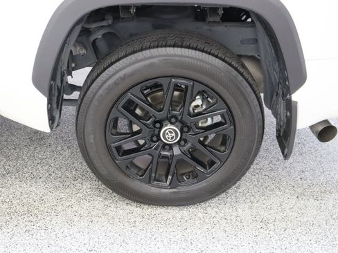 Used 2024 Toyota Tundra Limited image 10