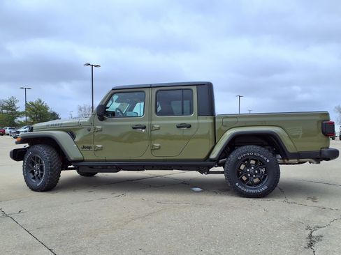New 2026 Jeep Gladiator Sport AWD/4WD image 19