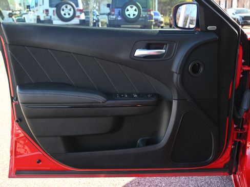 Used 2023 Dodge Charger SXT w/ Blacktop Package image 28