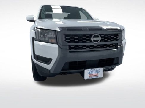 Used 2025 Nissan Frontier SV image 3